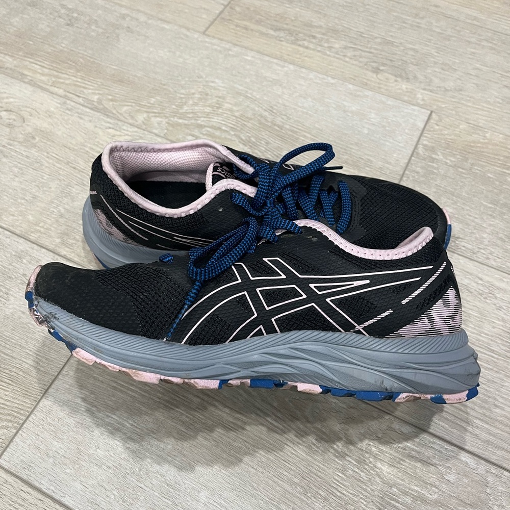 ASICS Gel-Excite Trail Size 7.5